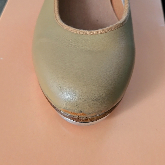 Block Tan Tap Shoes - Picture 3 of 3
